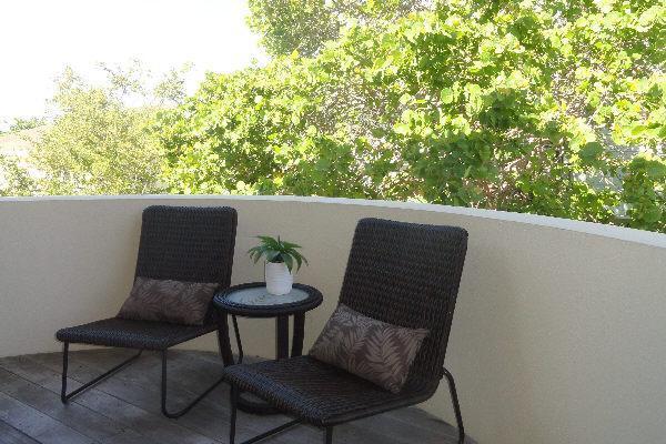 Serenity Four Bedroom Villa โฮล์มส์ บีช ภายนอก รูปภาพ