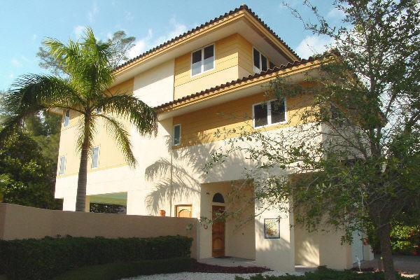 Serenity Four Bedroom Villa โฮล์มส์ บีช ภายนอก รูปภาพ